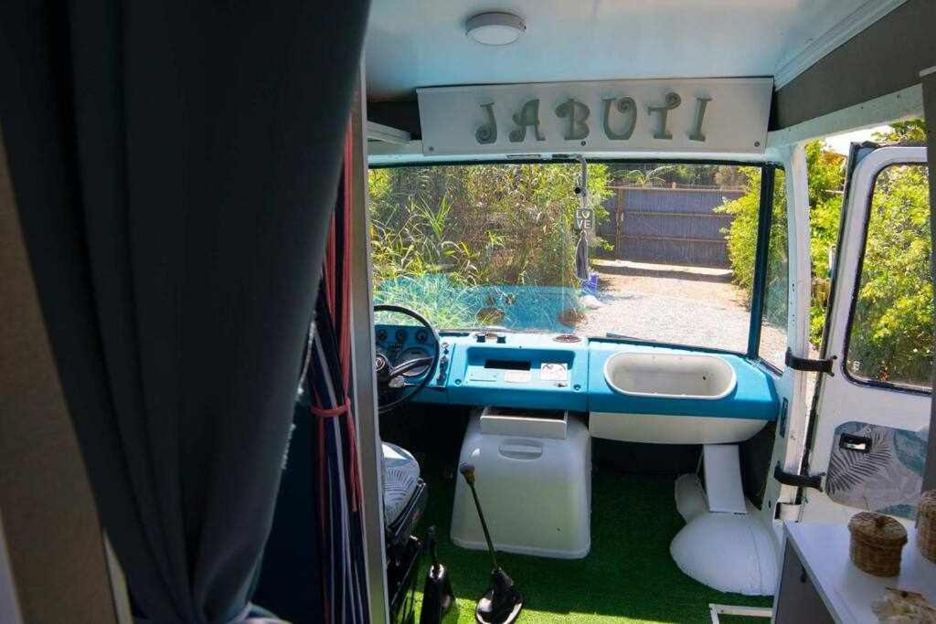 Jabuti Autocaravana Con Porche Y Aparcamiento Cadiz Exterior photo